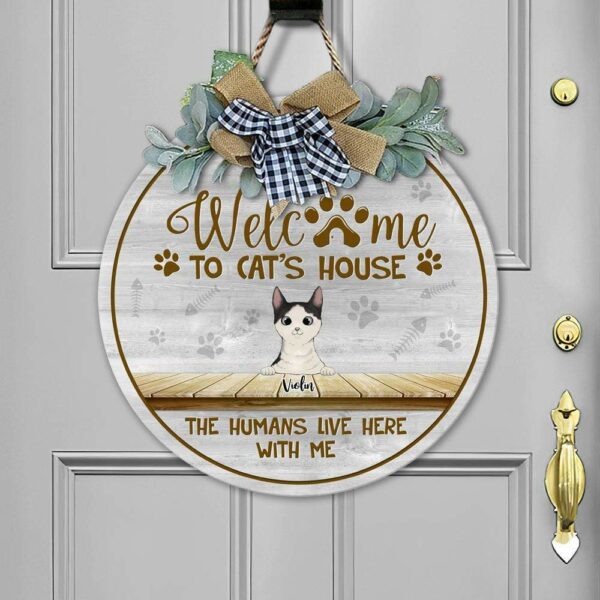 GeckoCustom Welcome The Humans Live Here Cat Wooden Door Sign With Wreath, Cat Lover Gift, Cat Door Hanger HN590