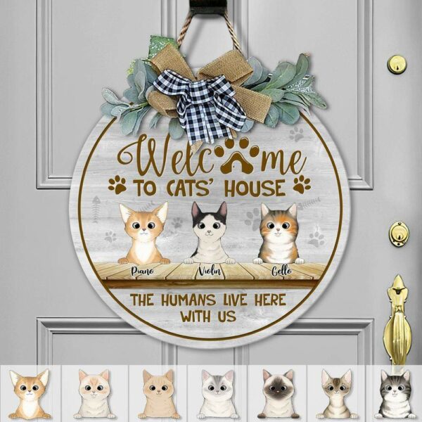 GeckoCustom Welcome The Humans Live Here Cat Wooden Door Sign With Wreath, Cat Lover Gift, Cat Door Hanger HN590