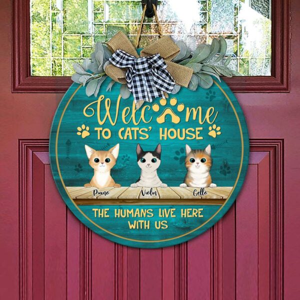 GeckoCustom Welcome The Humans Live Here Cat Wooden Door Sign With Wreath, Cat Lover Gift, Cat Door Hanger HN590